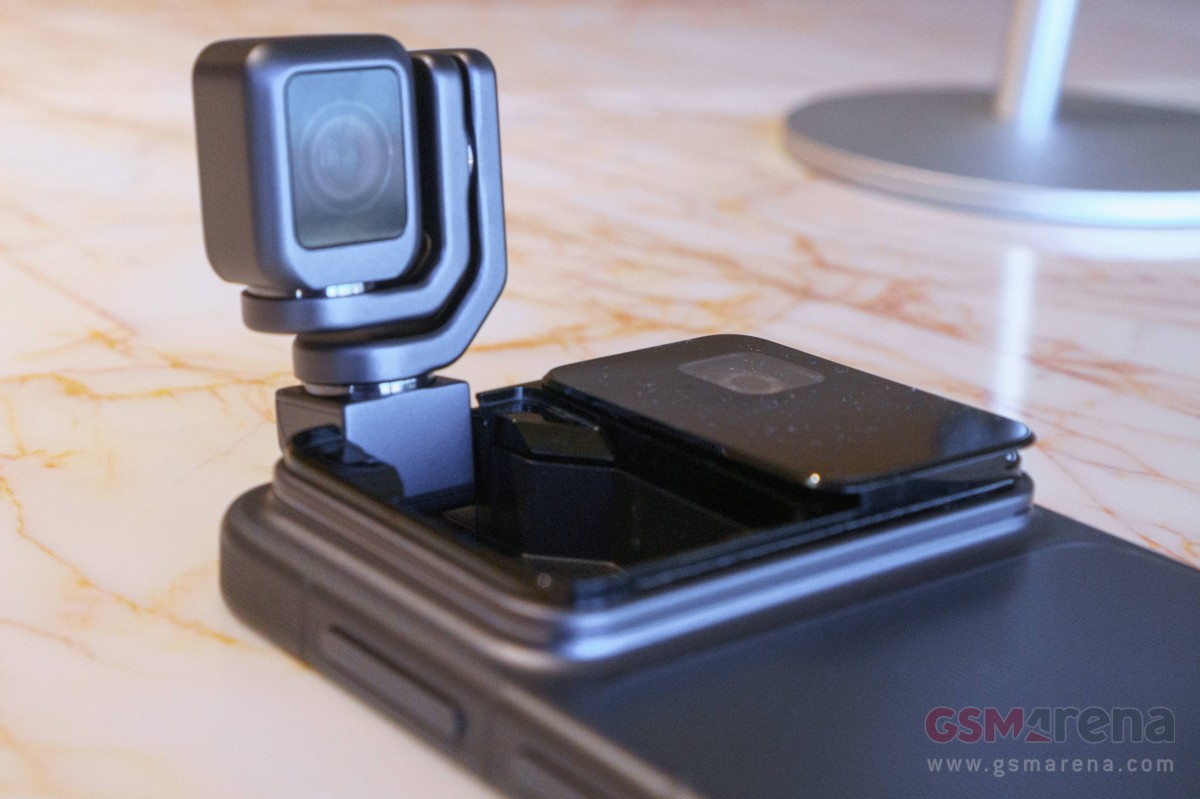 Обзор Honor Robot Phone: необычный смартфон с выдвижным стабилизатором картинка Смартфон Honor Robot Phone удивил камерой | DGL.RU