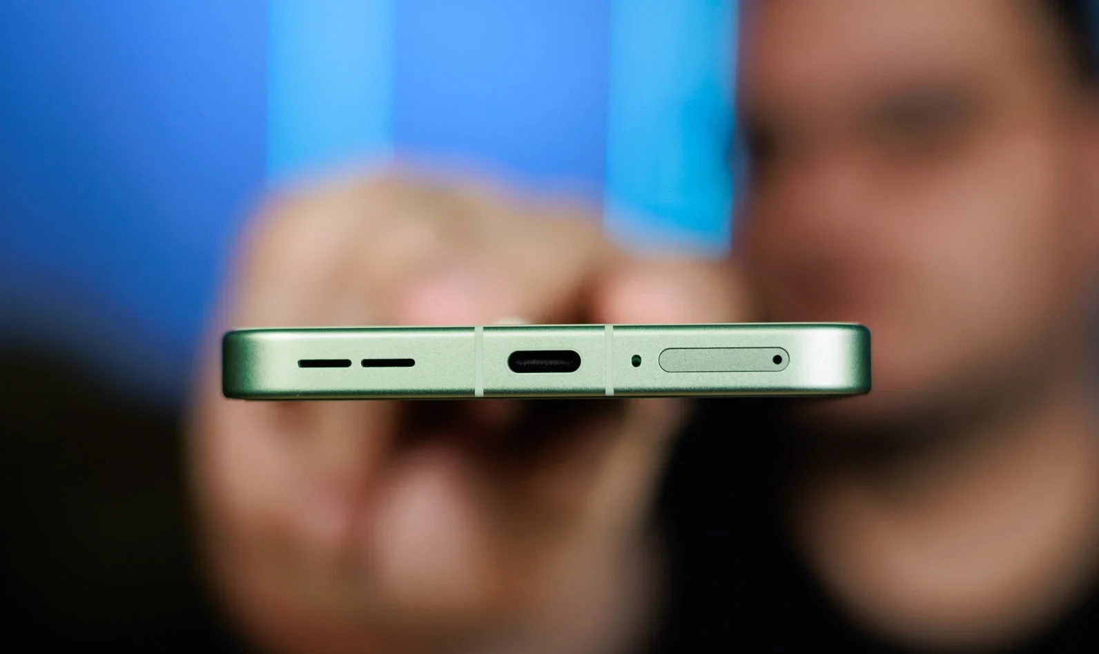 Смартфон OnePlus 15R: выгодный, но без харизмы | DGL.RU