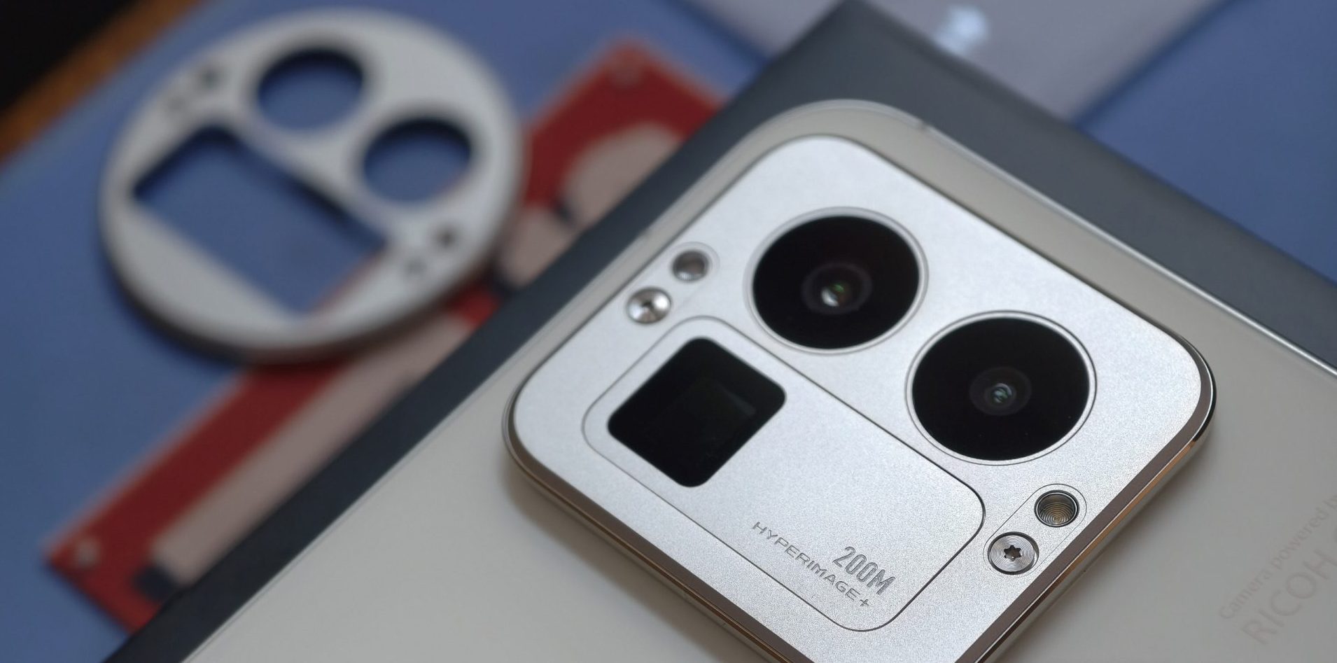 Обзор Realme GT8 Pro — тот самый OnePlus 15, который мы так и не увидели