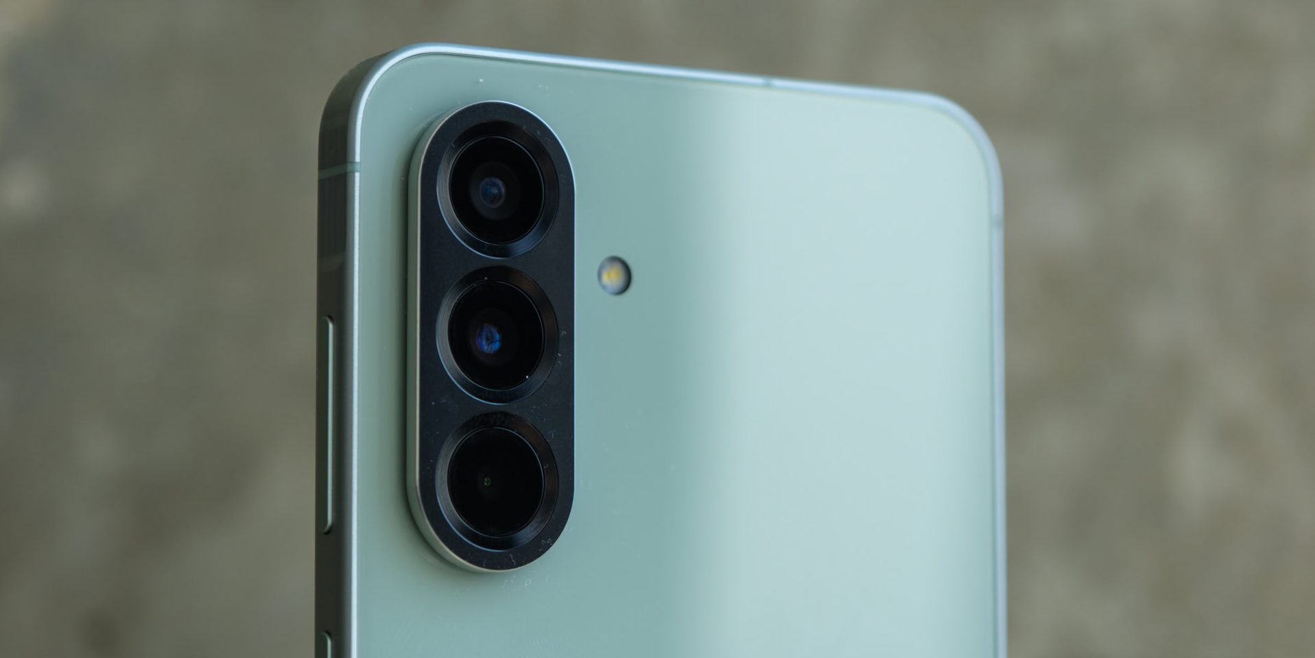 Смартфон Samsung Galaxy A56 5G без характера | DGL.RU