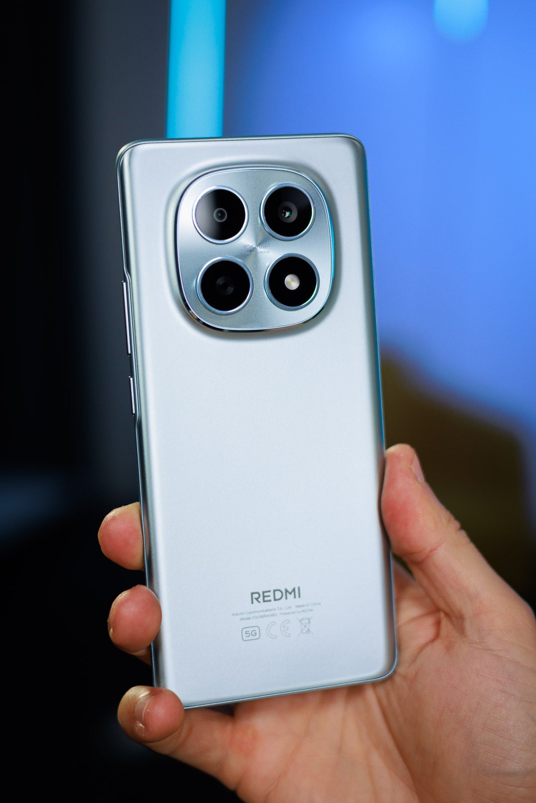 Обзор Xiaomi Redmi Note 15 5G: мастер-класс по бюджетному дизайну картинка Смартфон Xiaomi Redmi Note 15 5G рвёт бюджет | DGL.RU