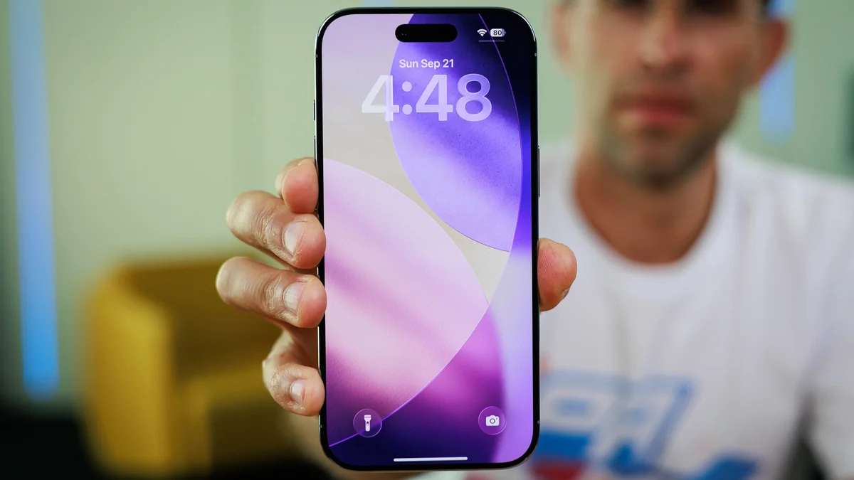 Свет в конце туннеля для iPhone и Galaxy: OLED станет ярче и тоньше