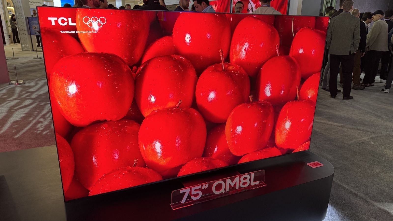Обзор TCL C8L или QM8L: новейший «убийца OLED»