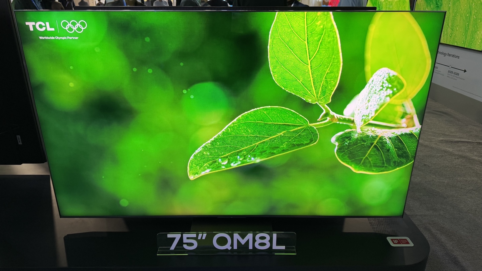 Обзор TCL C8L или QM8L: новейший «убийца OLED» картинка Телевизор TCL C8L Super QLED против OLED | DGL.RU