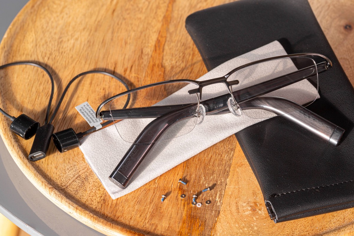 Обзор умных очков Xiaomi Mijia: стиль и звук картинка Умные аудиоочки Xiaomi Mijia для работы и звонков | DGL.RU