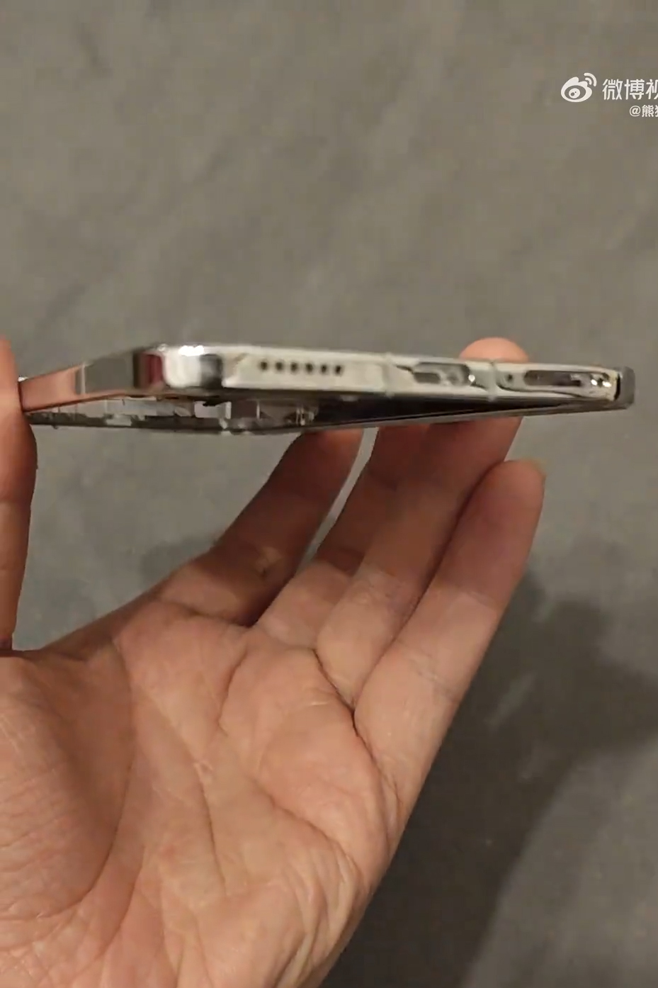 Xiaomi испугалась провала Apple и отменила свой самый тонкий смартфон картинка Каким мог быть отмененный смартфон Xiaomi 17 Air | DGL.RU