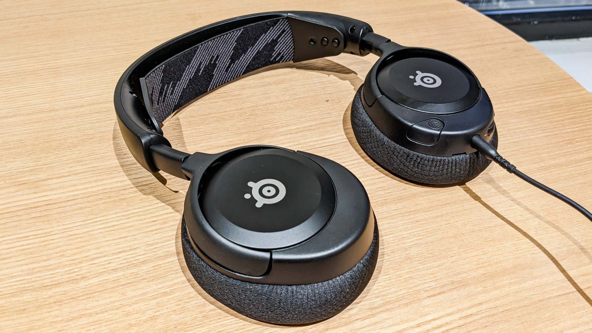 SteelSeries Arctis Nova 1