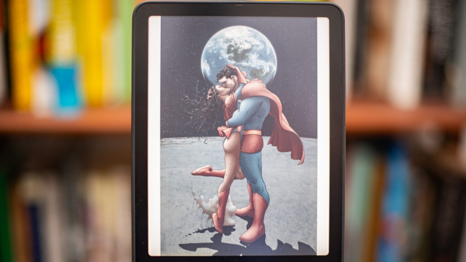 Обзор Amazon Kindle Colorsoft — цветные книги и комиксы картинка Amazon Kindle Colorsoft