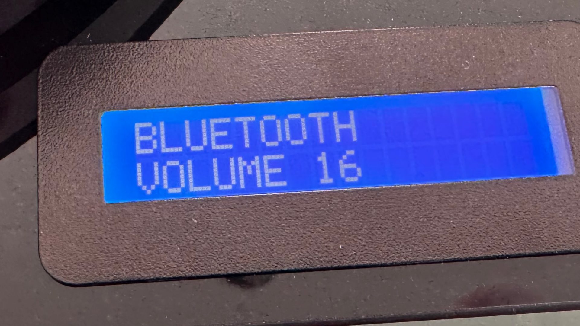 Обзор Pro-Ject Juke Box E1 — виниловая система с усилителем картинка Pro-Ject Juke Box E1