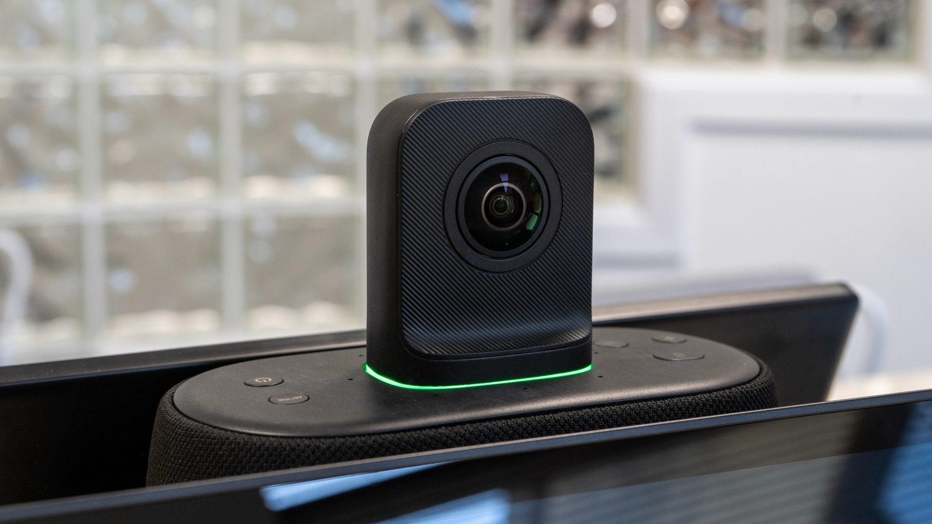 Обзор Kandao Meeting Ultra — камера 360° с двумя экранами картинка Kandao Meeting Ultra