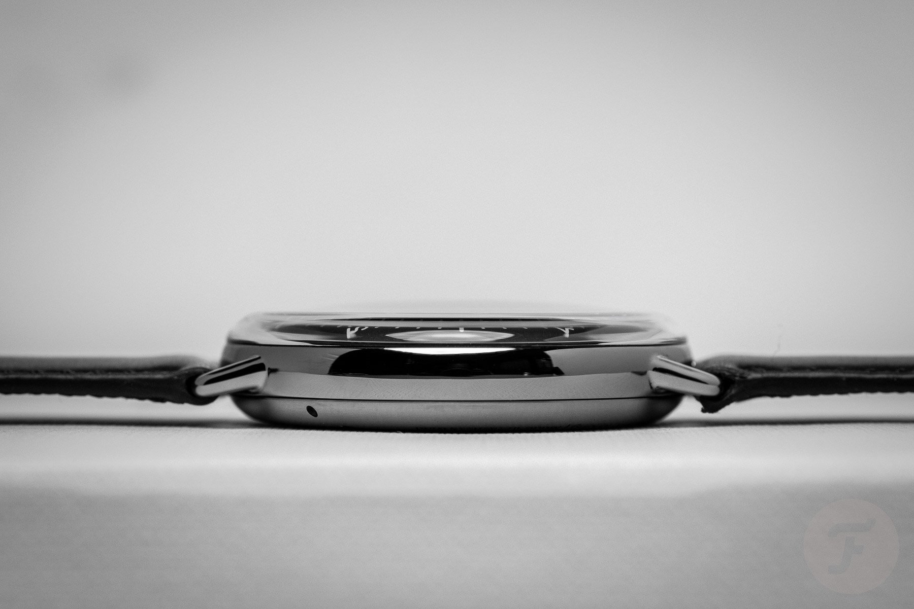 Ressence Type 1° Round