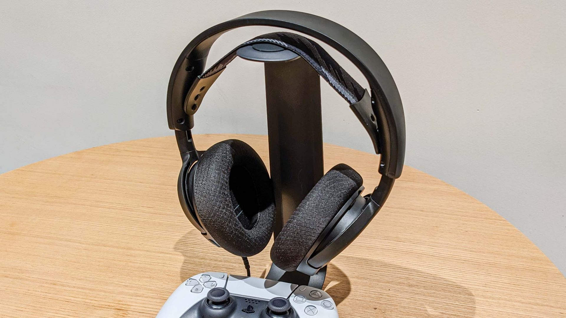 SteelSeries Arctis Nova 1