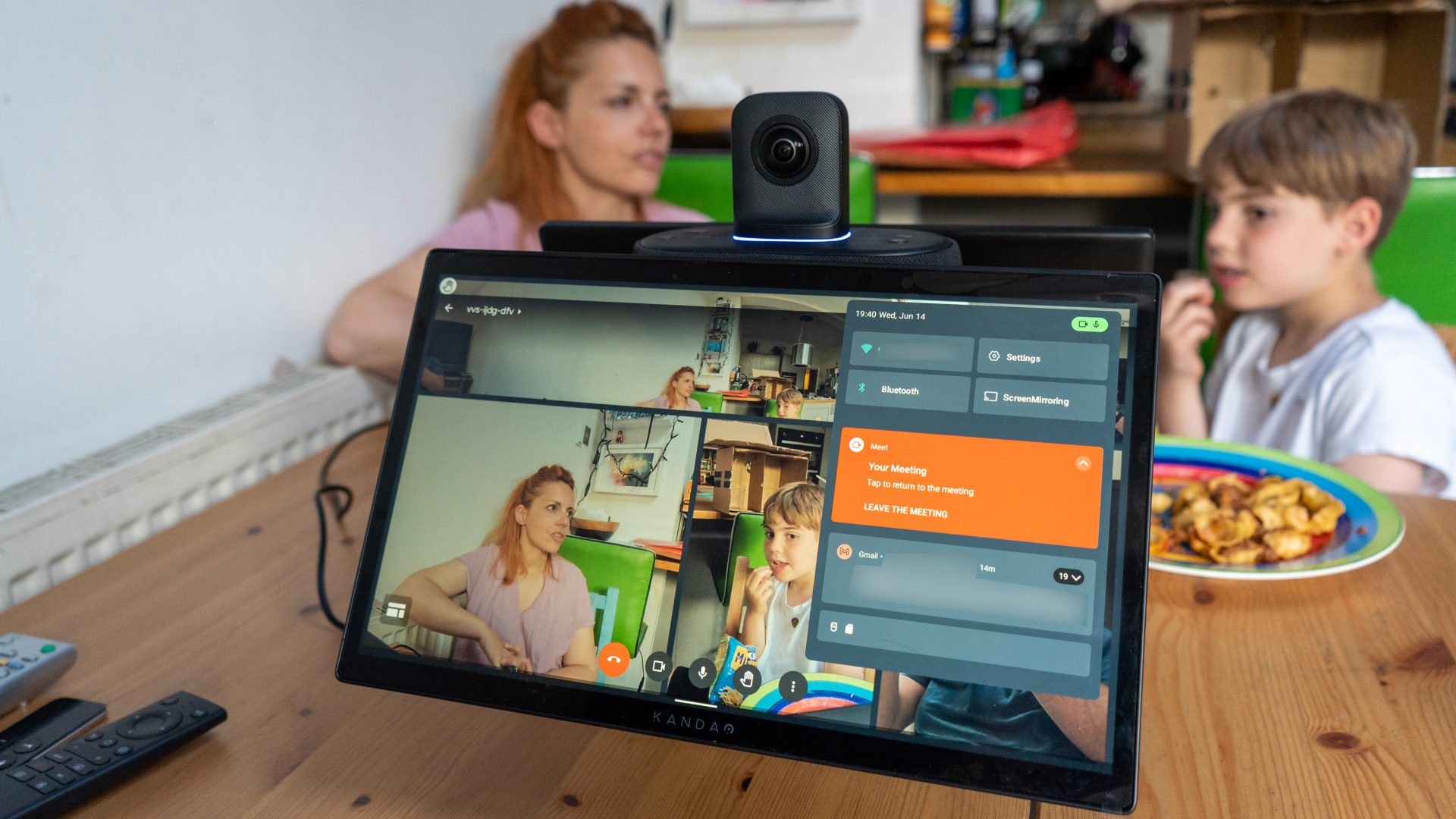 Обзор Kandao Meeting Ultra — камера 360° с двумя экранами картинка Kandao Meeting Ultra