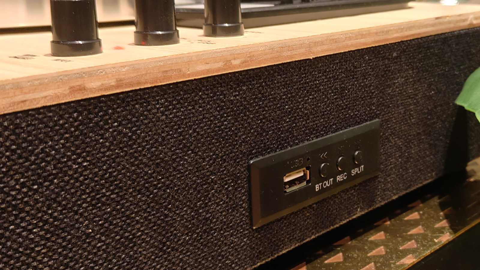 Обзор Majority Folio — недорогой проигрыватель винила картинка Majority Folio