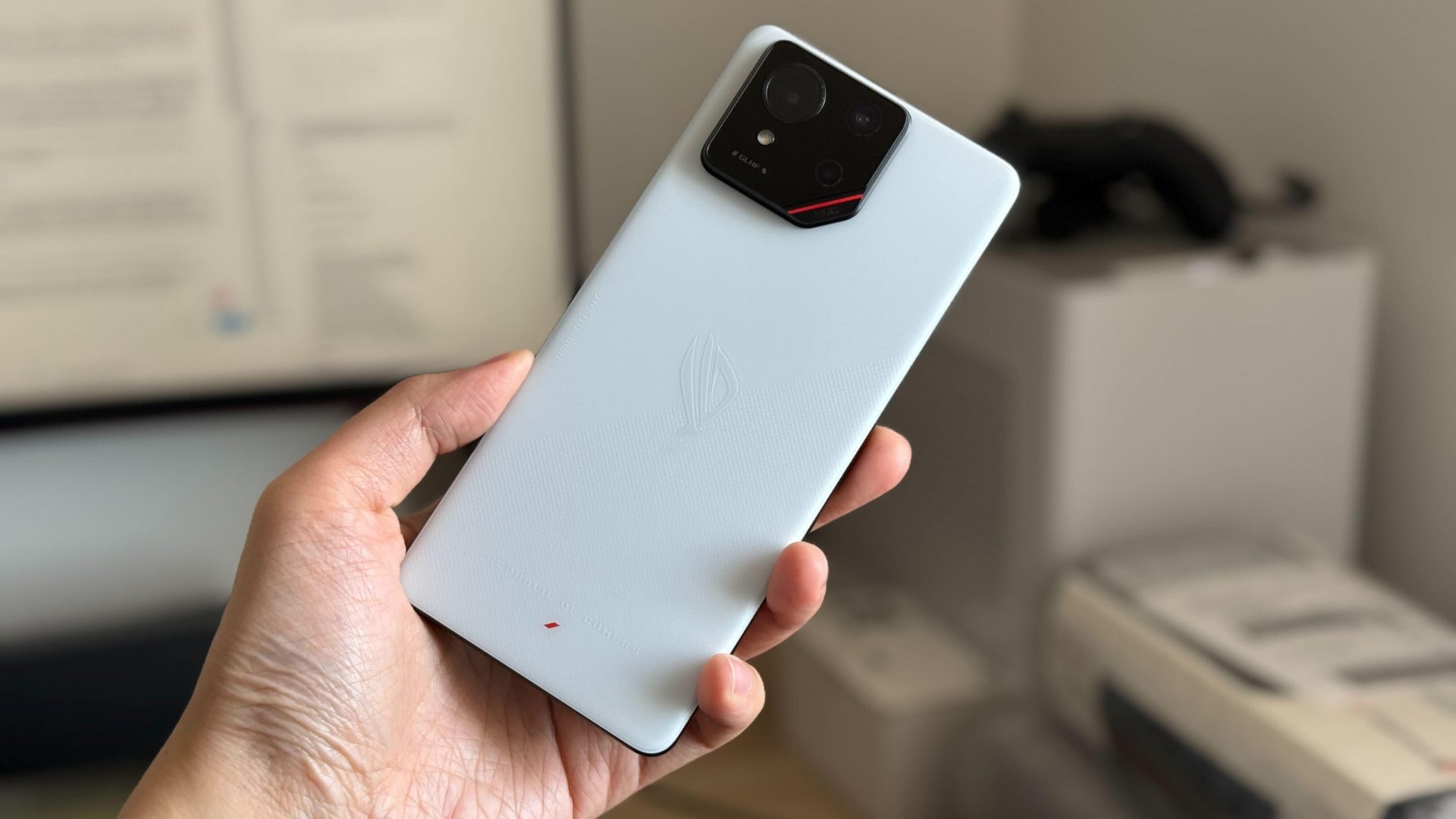 Лучшие смартфоны на Android в 2026 году: рейтинг и тесты моделей картинка Asus ROG Phone 9 series