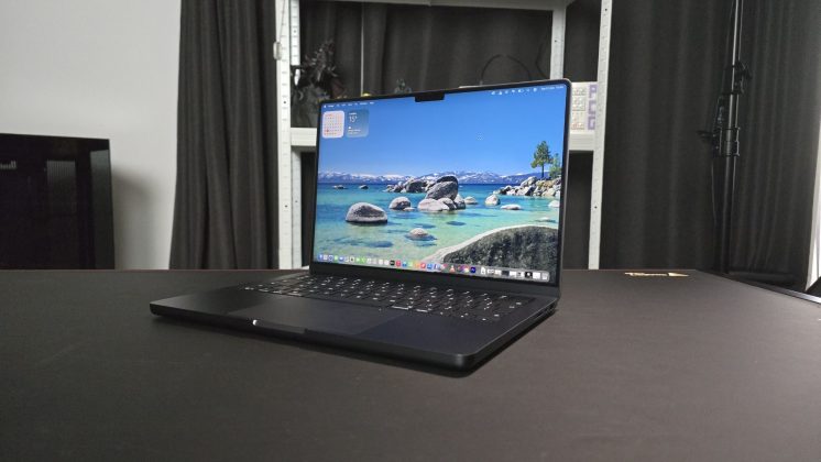 Apple MacBook Pro 14-inch M5 (2025)