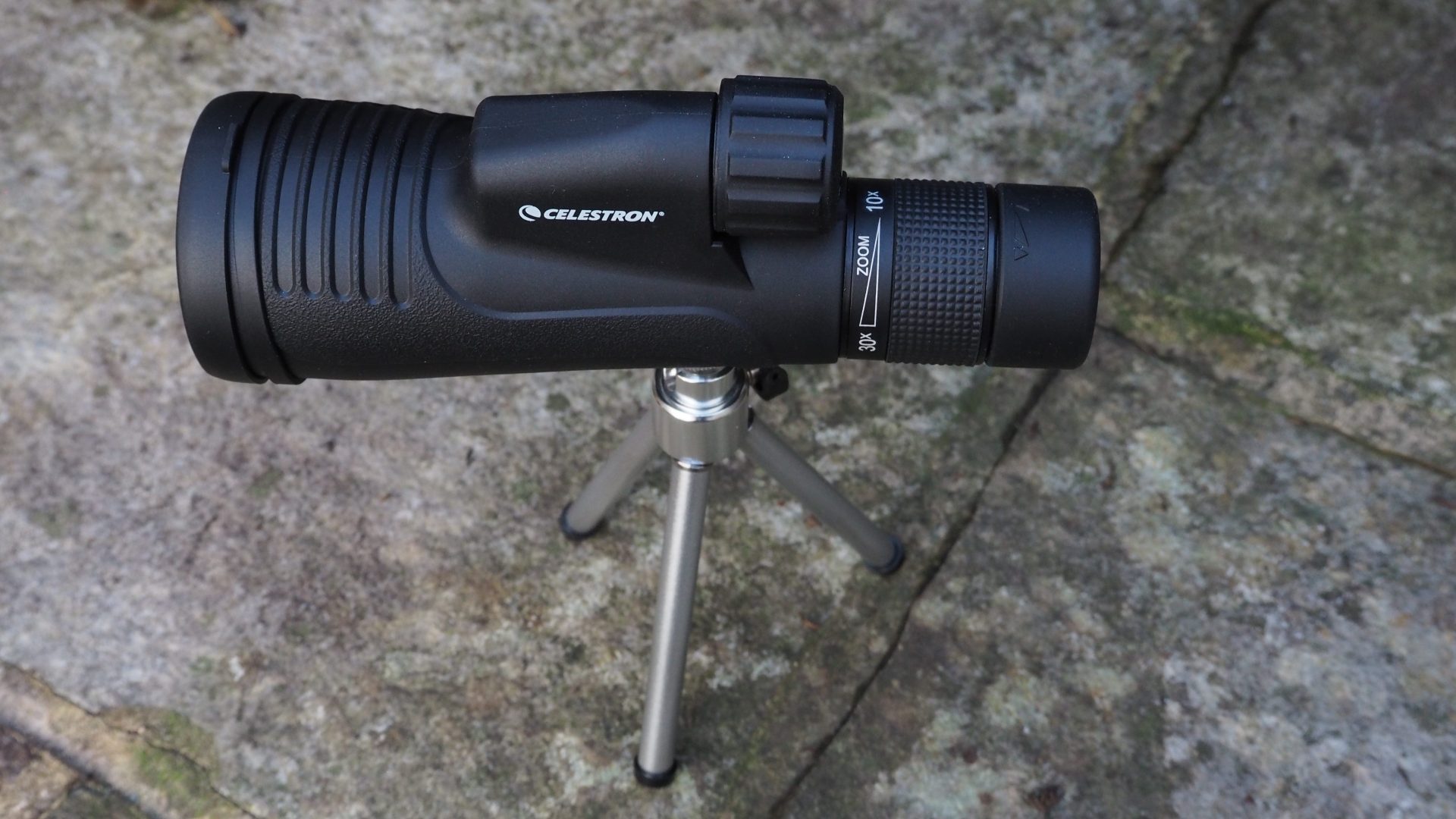 Celestron Outland X 10-30x50