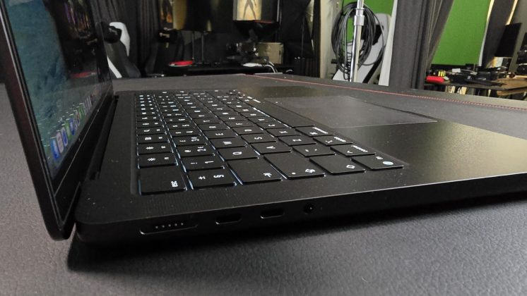 Apple MacBook Pro 14-inch M5 (2025)