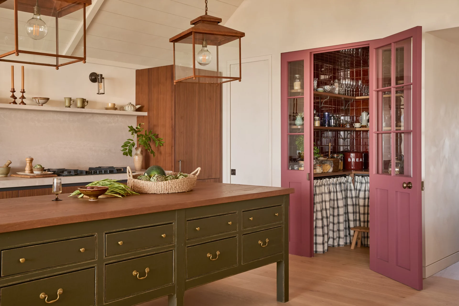 Дизайн интерьера: 31 идея для розовых стен | DGL.RU