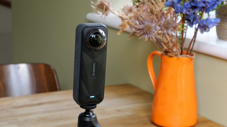 Insta360 X5