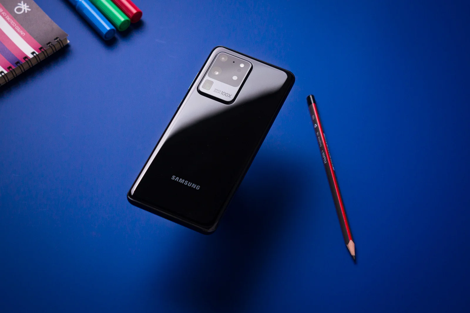 Смартфон Galaxy S25 Ultra устарел на фоне iPhone | DGL.RU