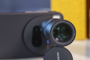 Флагман vivo X300 Ultra: первый в мире двойной телеконвертер и 200-мегапиксельная камера