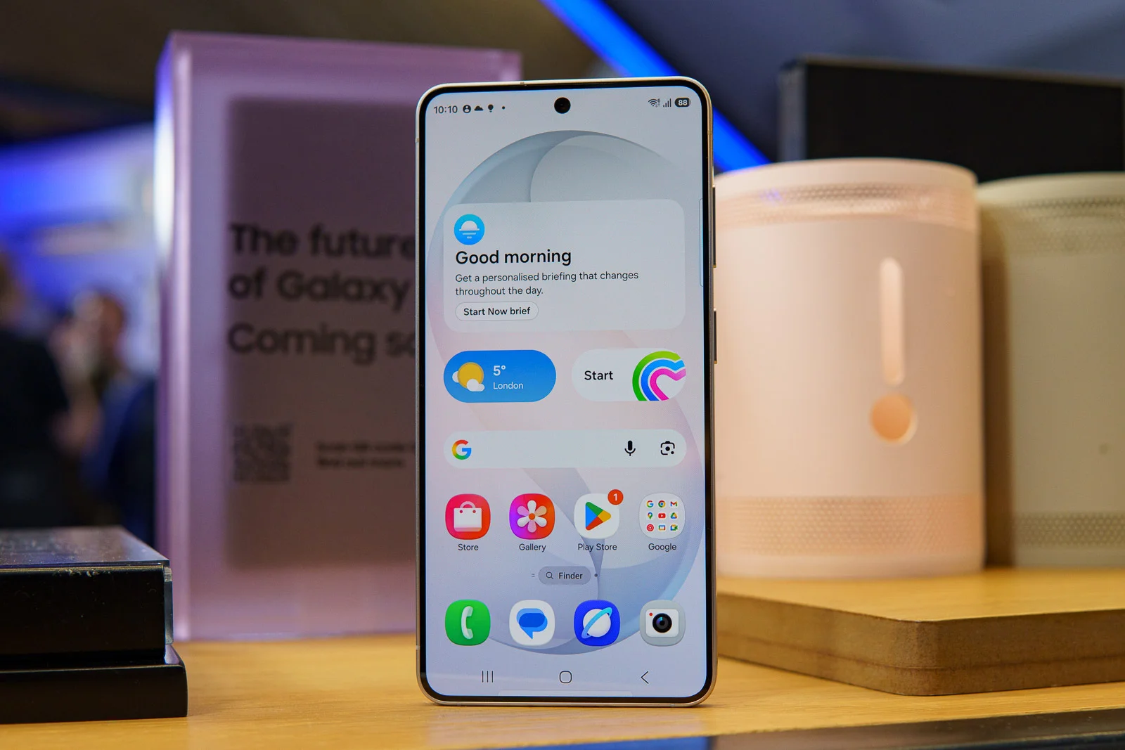 Что входит в комплект поставки S26?