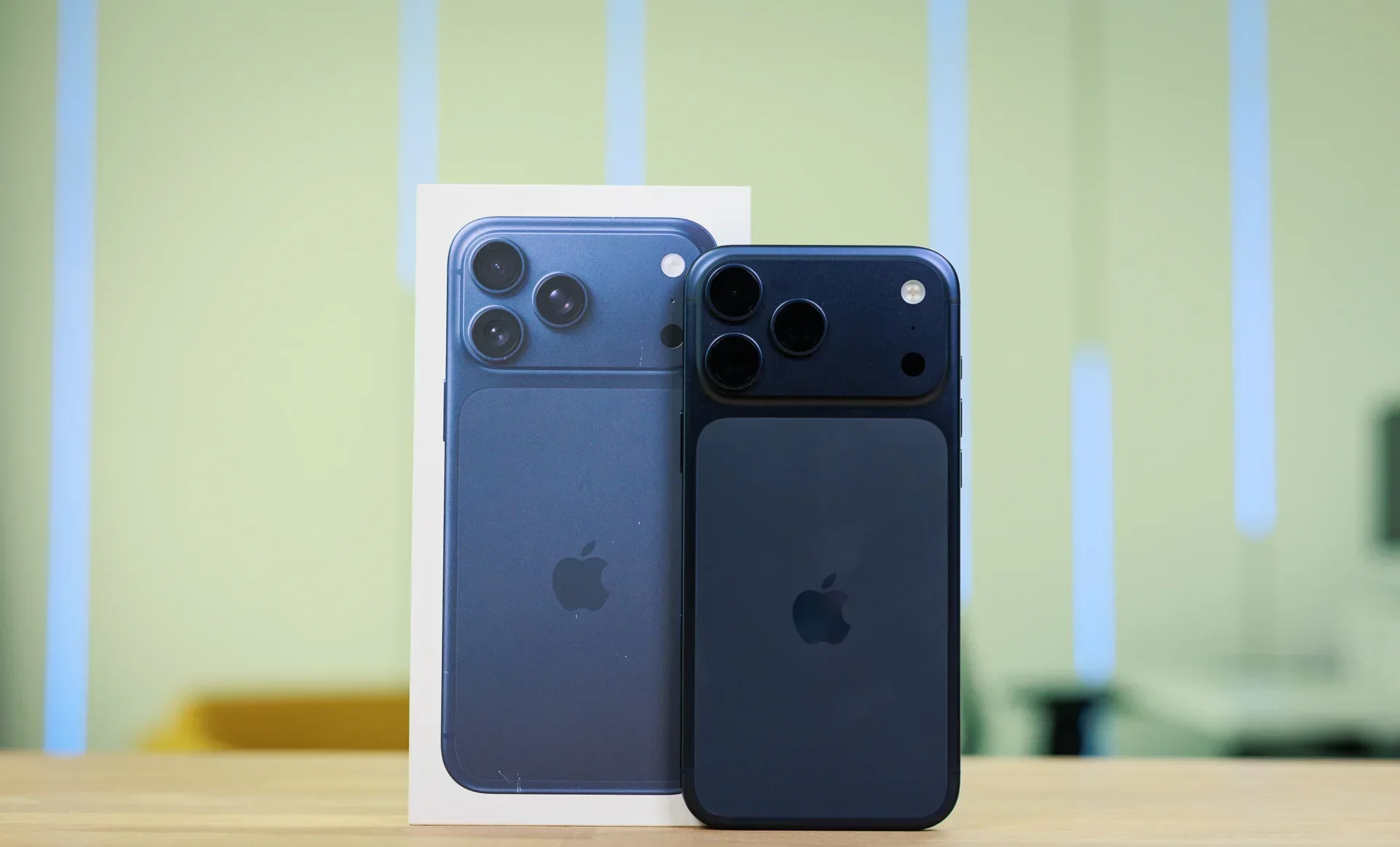 iPhone 17 Pro Max пакует чемоданы: 3,5 причины переобуться в Samsung картинка Galaxy S26 Ultra перед iPhone 17 Pro Max