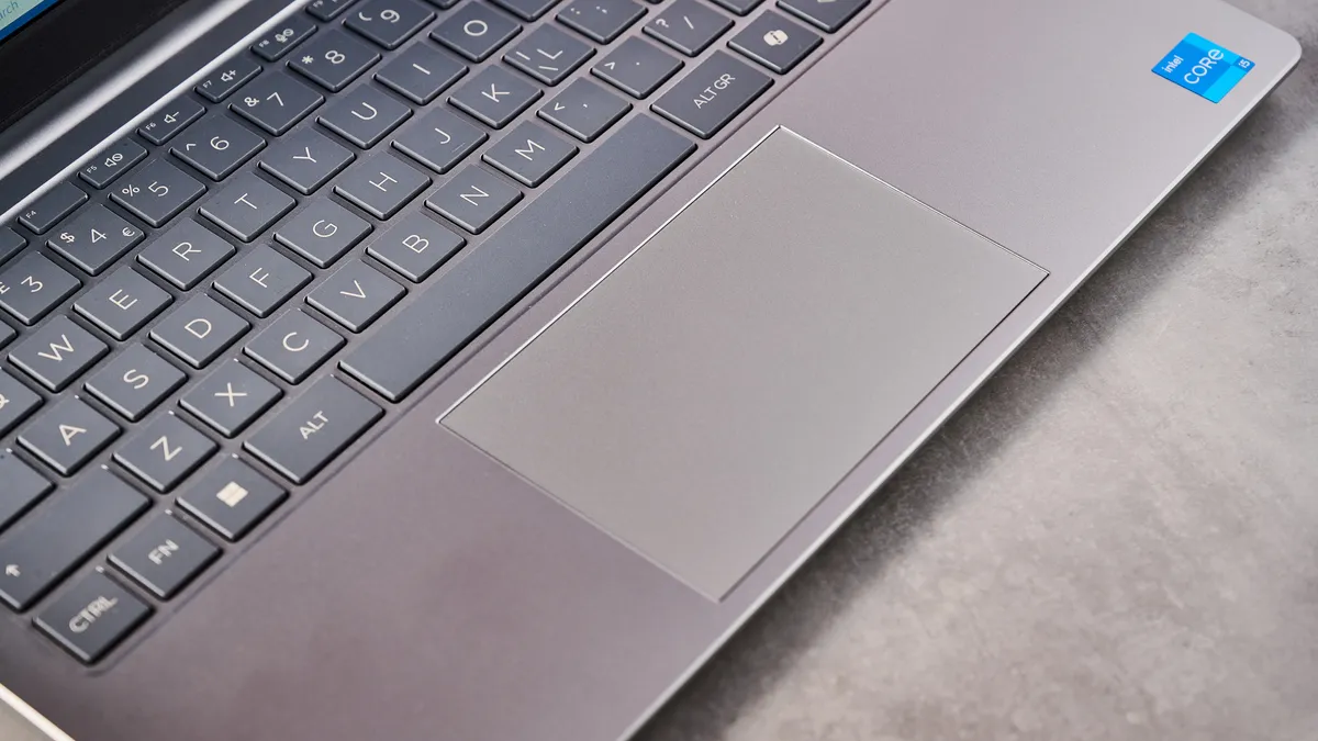 Обзор ноутбука HP Laptop 14: элегантный, но бесполезный картинка HP Laptop 14