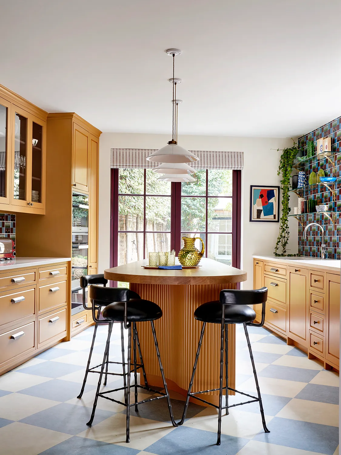 Желтая кухня: как цвет добавит света и стиля