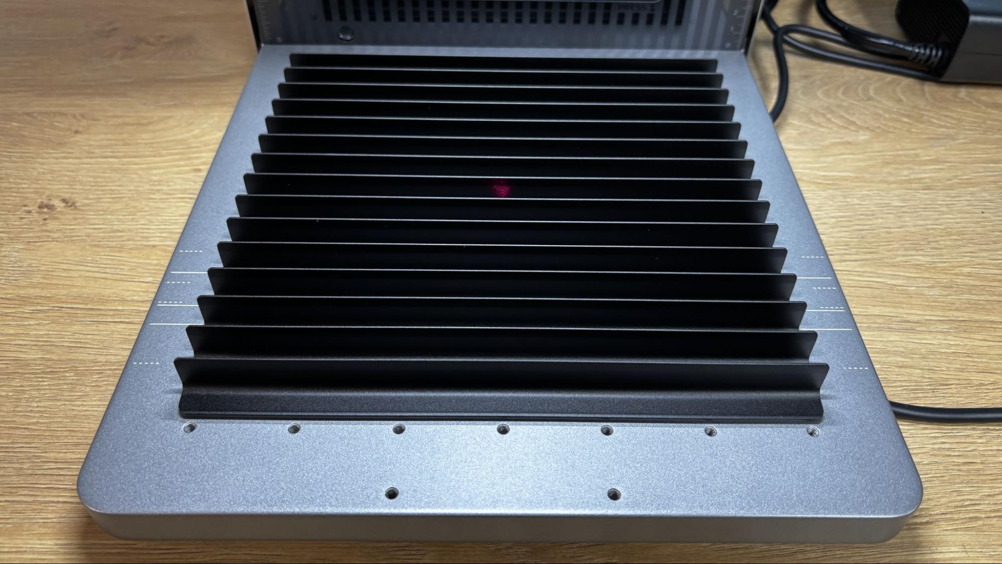 Лазерный станок xTool F2 Ultra: гравировка металла | DGL.RU