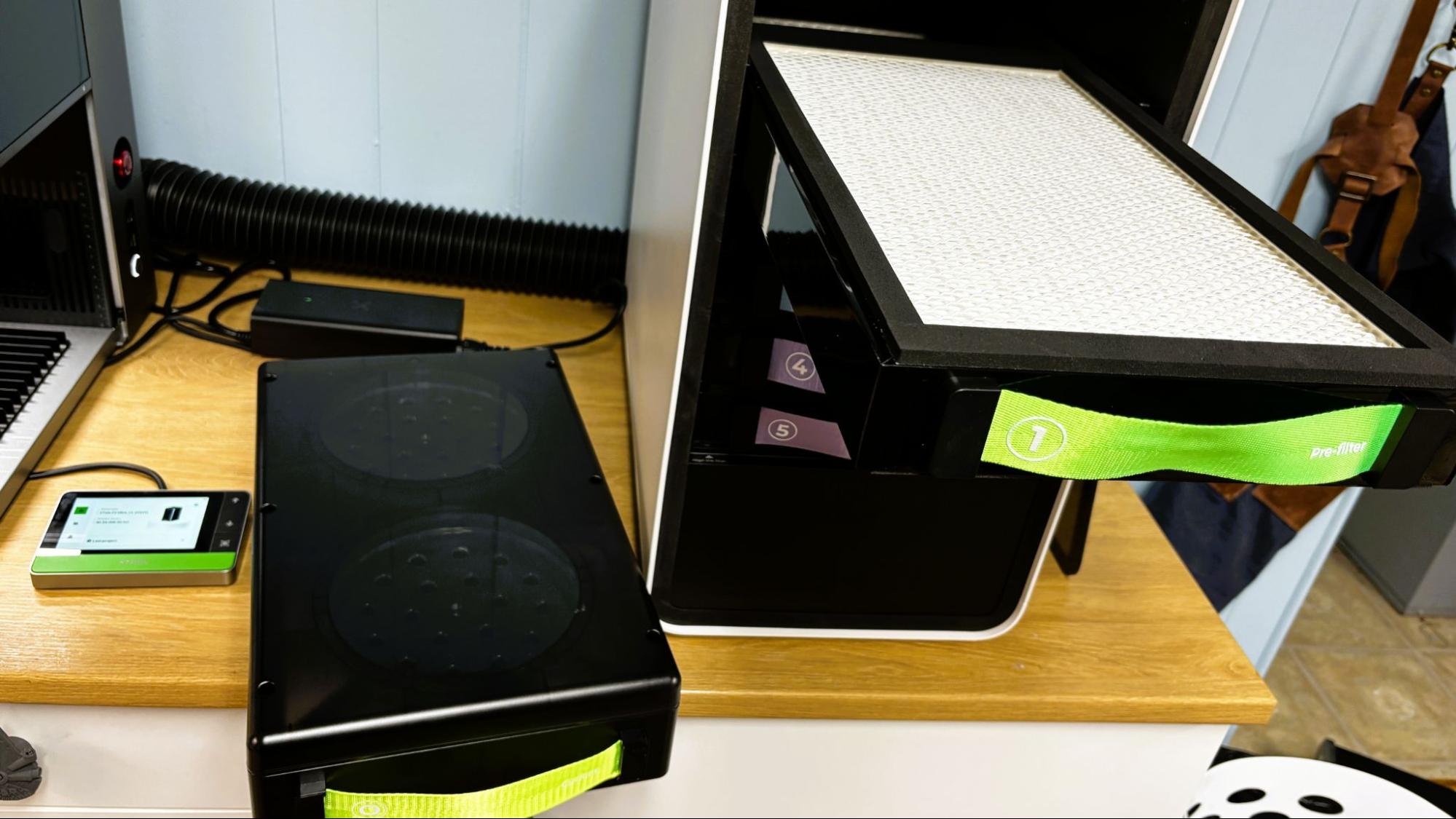 Лазерный станок xTool F2 Ultra: гравировка металла | DGL.RU