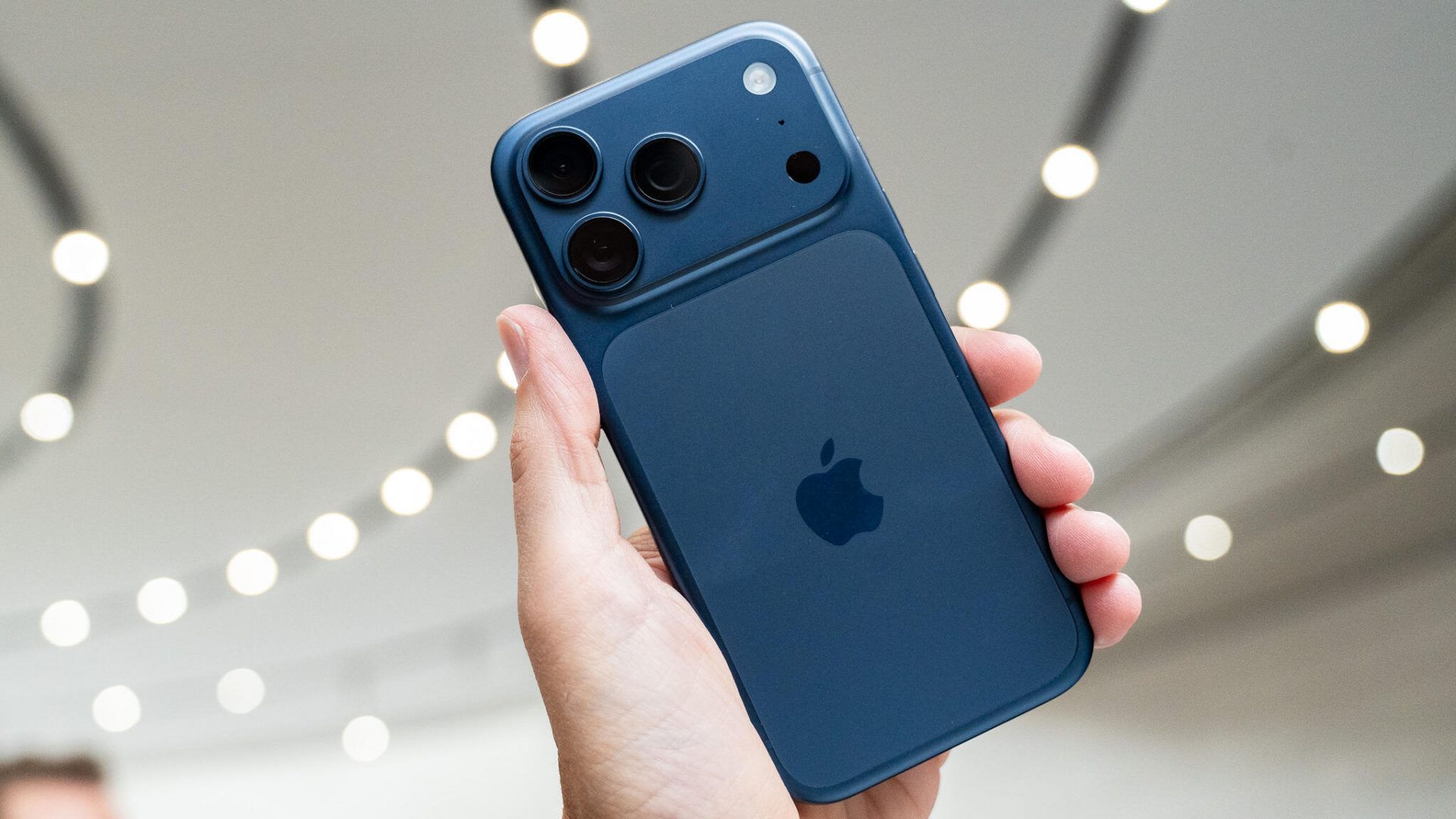 Лучшие iPhone в 2026 году: какой смартфон Apple выбрать картинка Лучшие iPhone в 2026 году: какой смартфон Apple выбрать фото