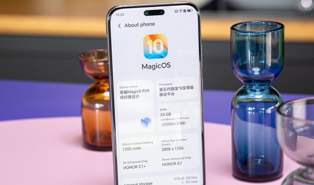 Китайский спорткар в мире смартфонов: тест-драйв Honor Magic8 RSR картинка Honor Magic8 RSR Porsche Design