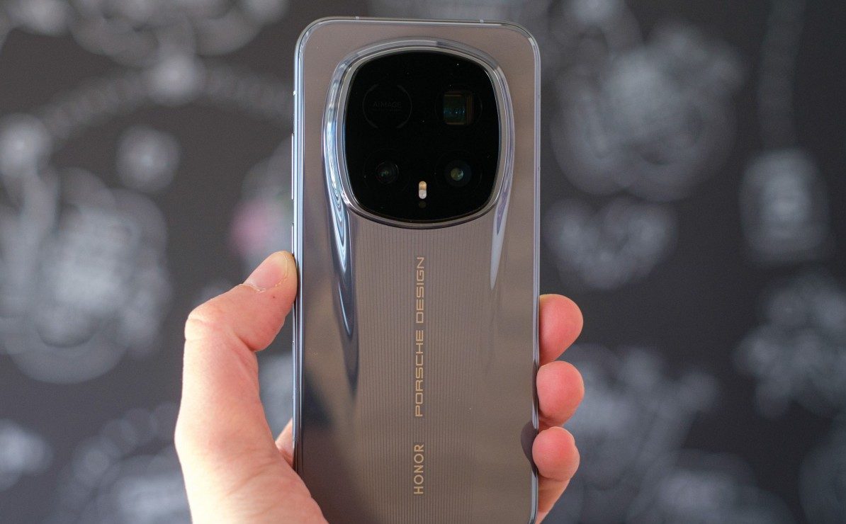 Китайский спорткар в мире смартфонов: тест-драйв Honor Magic8 RSR