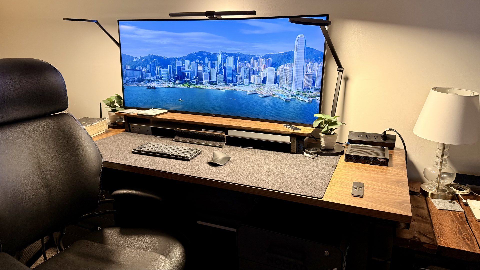Обзор Dell Ultrasharp 52: переосмысление концепции рабочей станции картинка Монитор Dell UltraSharp 52: командный центр | DGL.RU