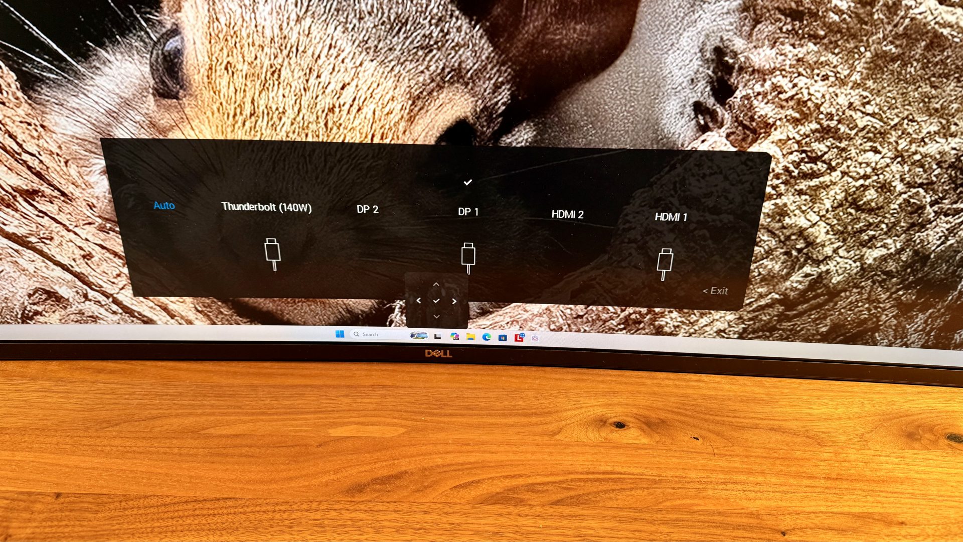 Обзор Dell Ultrasharp 52: переосмысление концепции рабочей станции картинка Монитор Dell UltraSharp 52: командный центр | DGL.RU