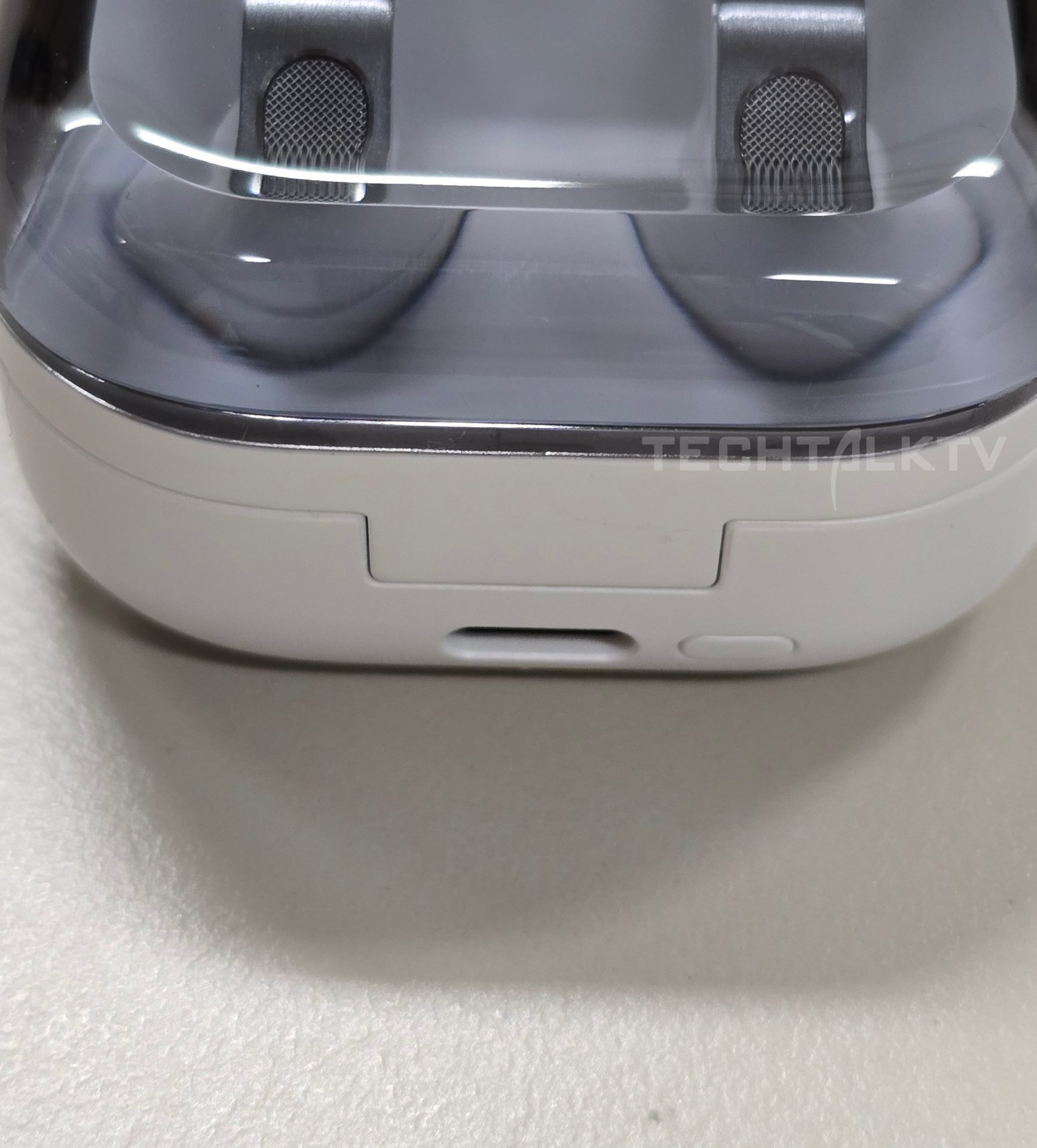 Наушники Samsung Galaxy Buds4: блестящие ножки и дизайн «как у Apple» слили до премьеры картинка Наушники Galaxy Buds4: дизайн как у Apple | DGL.RU