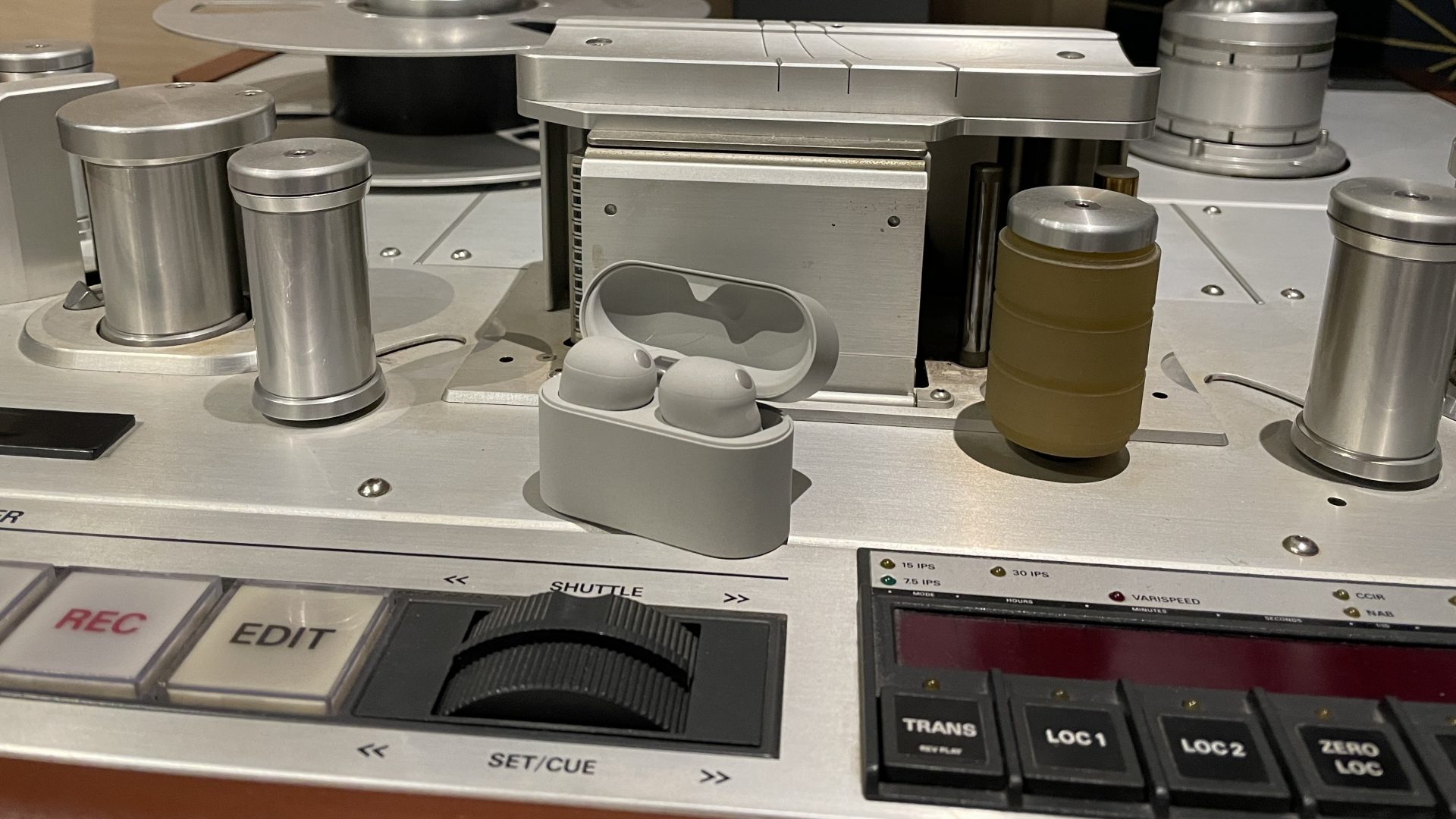 Наушники Sony WF-1000XM6 — звук отличный | DGL.RU