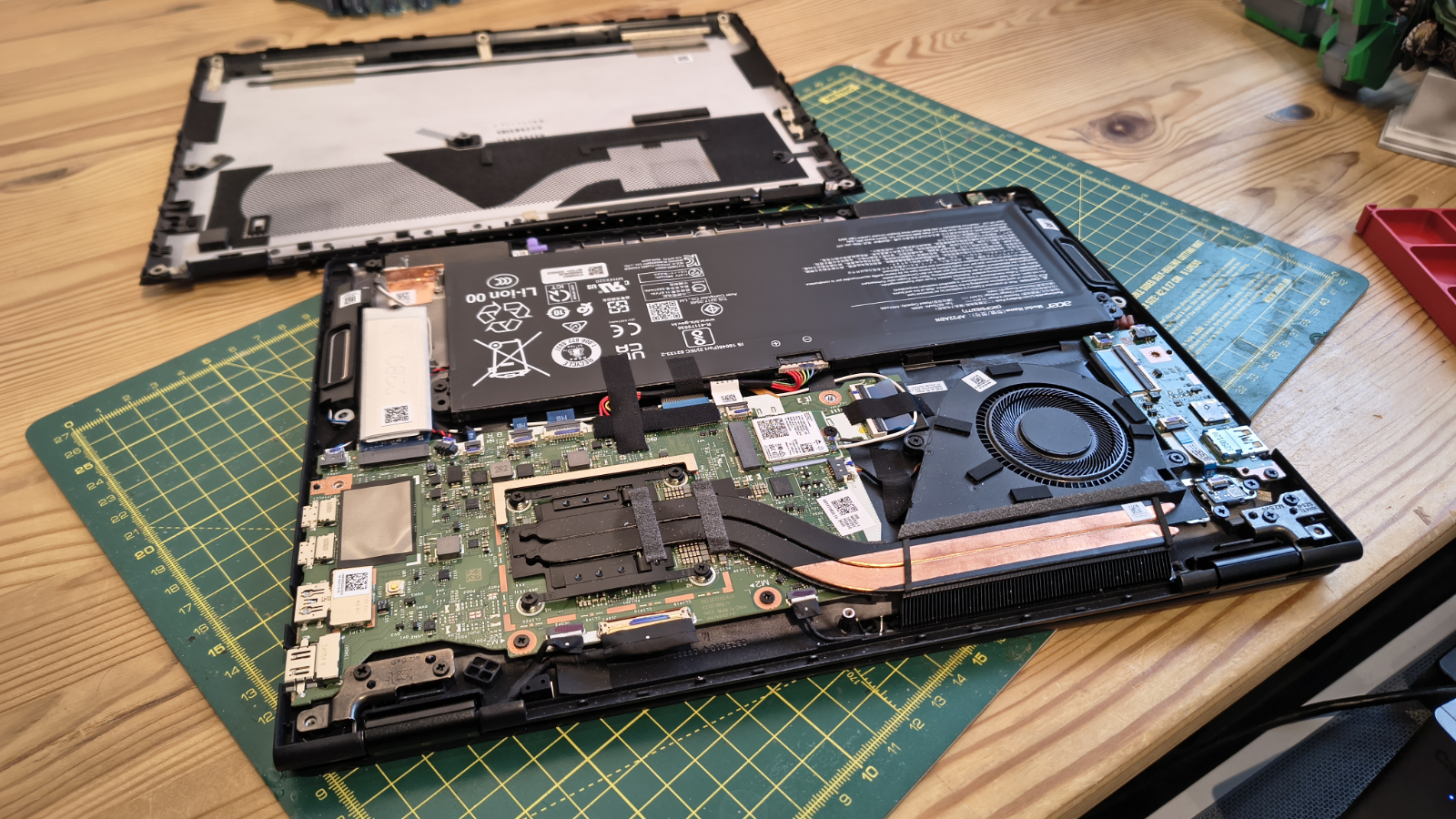 Ноутбук Acer TravelMate P6 14 AI и автономность | DGL.RU