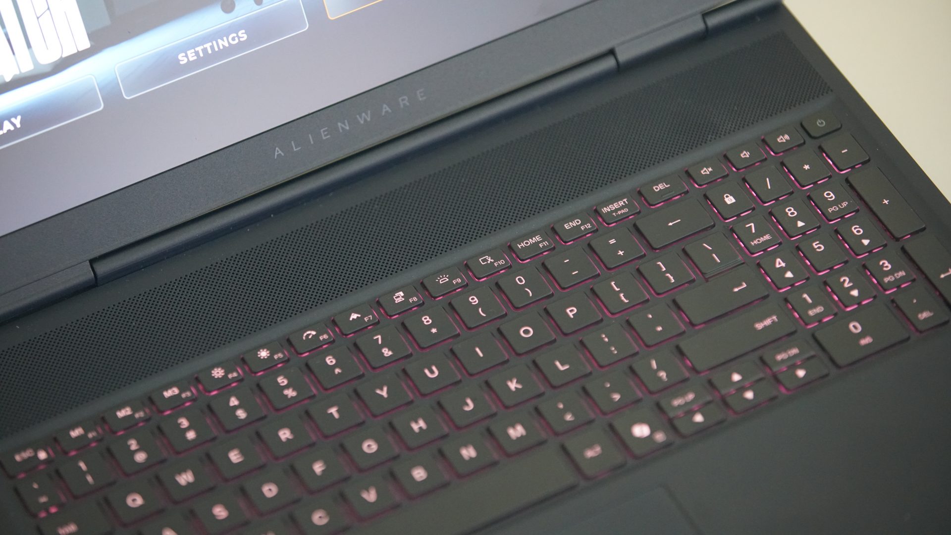 Ноутбук Alienware 16X Aurora с экраном 240 Гц | DGL.RU