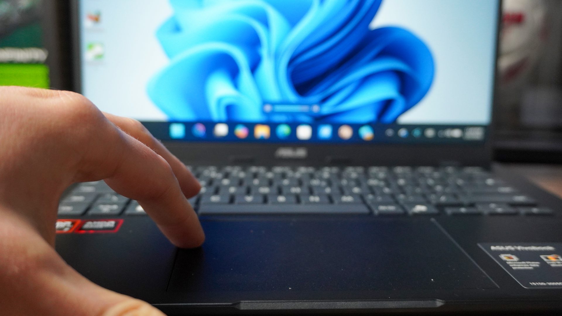 Ноутбук Asus Vivobook 14 — сила AMD Ryzen AI | DGL.RU