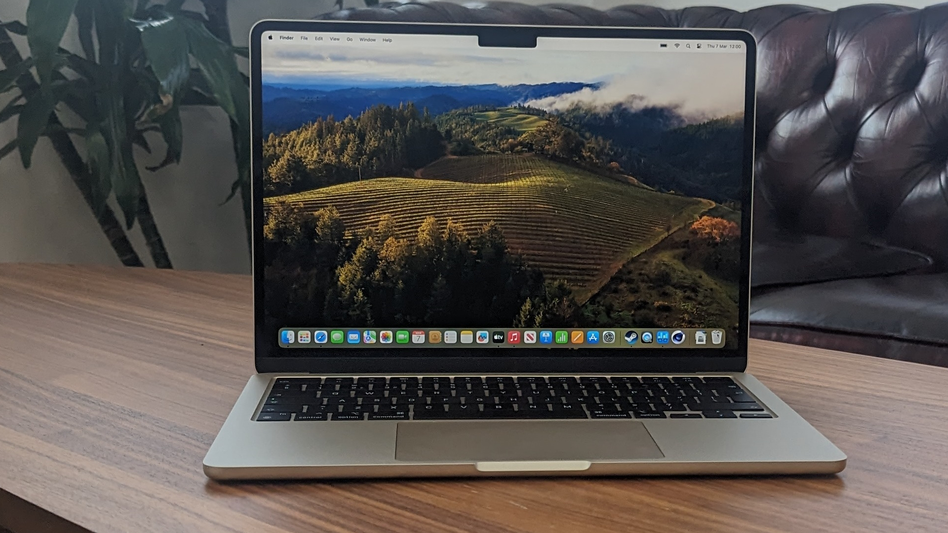 Ноутбук Apple MacBook с чипом A18 Pro | DGL.RU