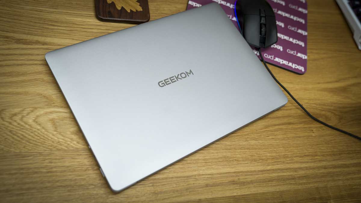 Обзор GeekBook X14 Pro — один из самых легких ноутбуков картинка Ноутбук GEEKOM GeekBook X14 Pro с OLED | DGL.RU