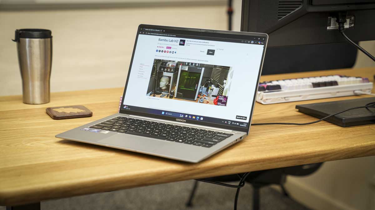 Обзор GeekBook X14 Pro — один из самых легких ноутбуков картинка Ноутбук GEEKOM GeekBook X14 Pro с OLED | DGL.RU