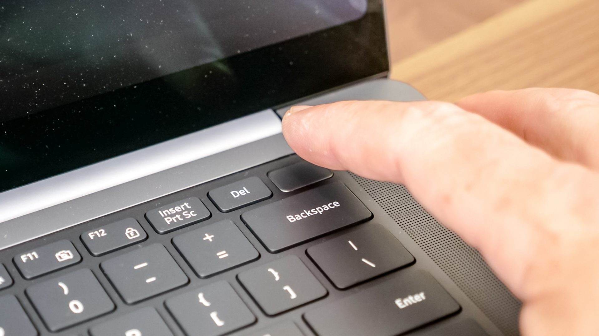 Обзор Galaxy Book6 Ultra: Samsung создала конкурента MacBook картинка Ноутбук Samsung Galaxy Book6 Ultra | DGL.RU
