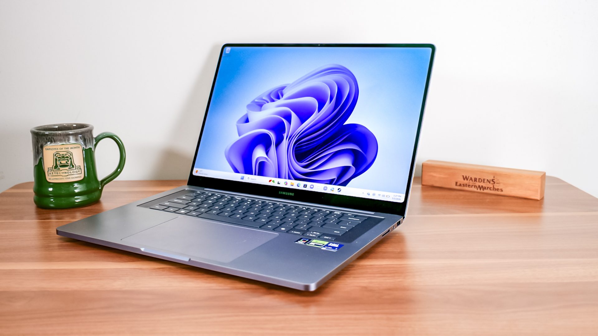 Обзор Galaxy Book6 Ultra: Samsung создала конкурента MacBook картинка Ноутбук Samsung Galaxy Book6 Ultra | DGL.RU