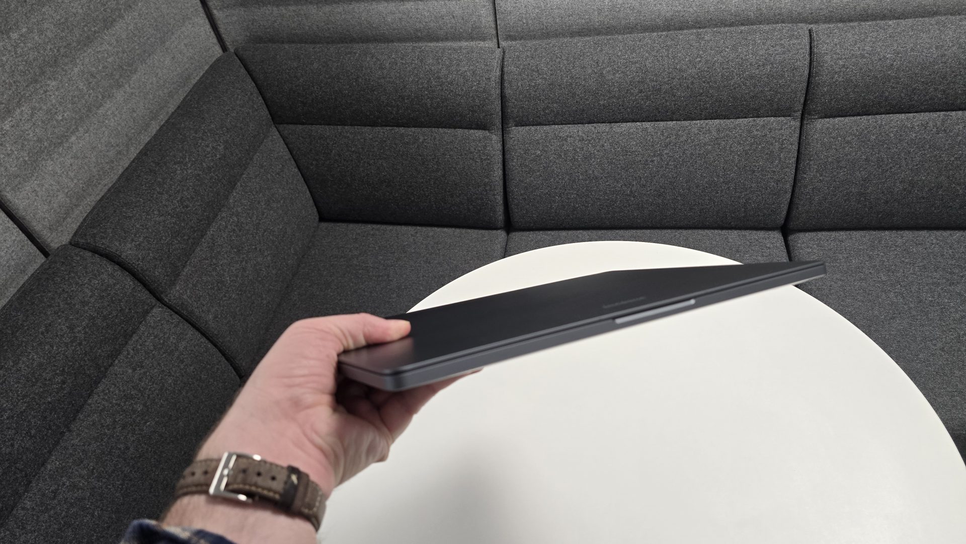 Обзор Galaxy Book6 Ultra: Samsung создала конкурента MacBook картинка Ноутбук Samsung Galaxy Book6 Ultra | DGL.RU