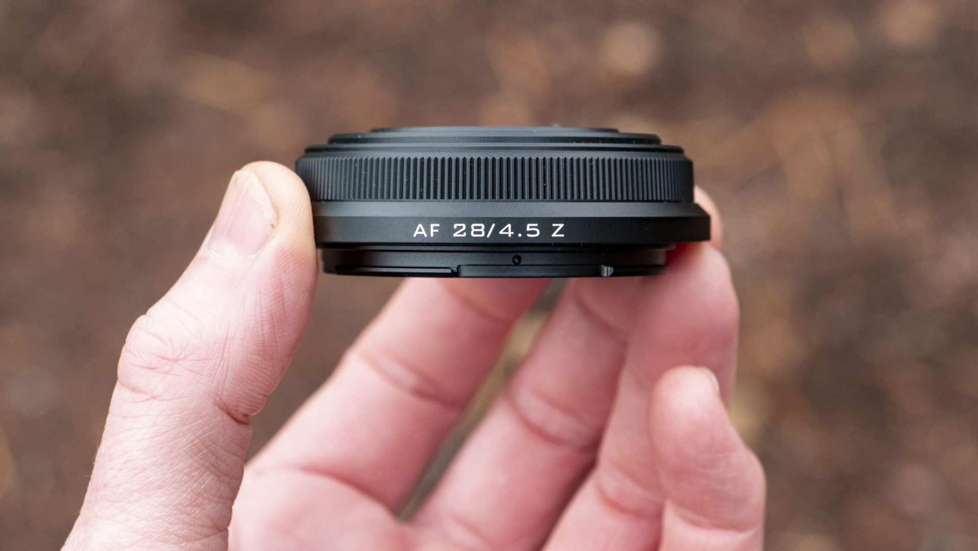 Обзор Viltrox AF 28mm f/4.5: объектив с неповторимым характером картинка Объектив Viltrox AF 28mm f/4.5 с характером | DGL.RU