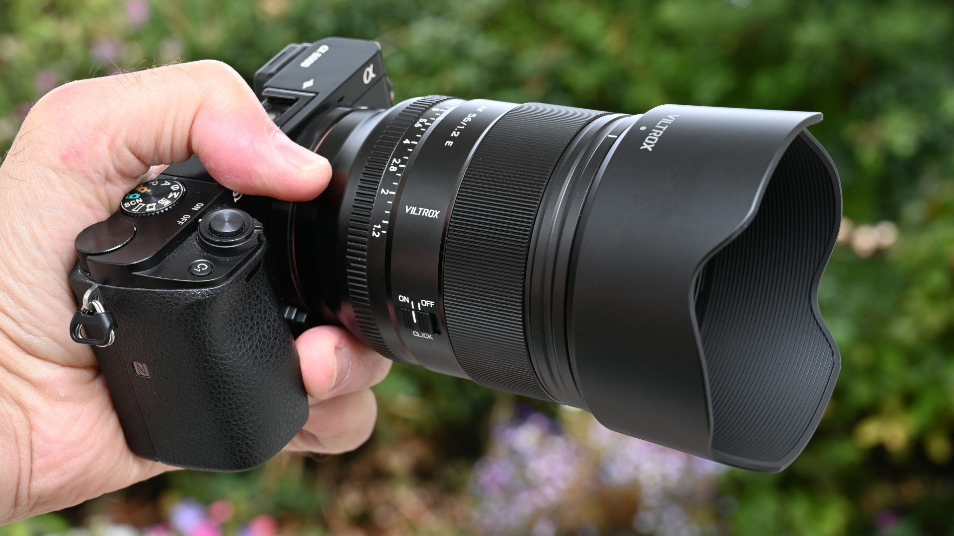 Обзор Viltrox AF 56mm f/1.2 Pro: портретник для APS-C камер картинка Объектив Viltrox AF 56mm f/1.2 Pro для портретов | DGL.RU